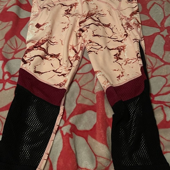 I sell pants for $10. Vendo pantalones a $10. - Picture 8 of 9